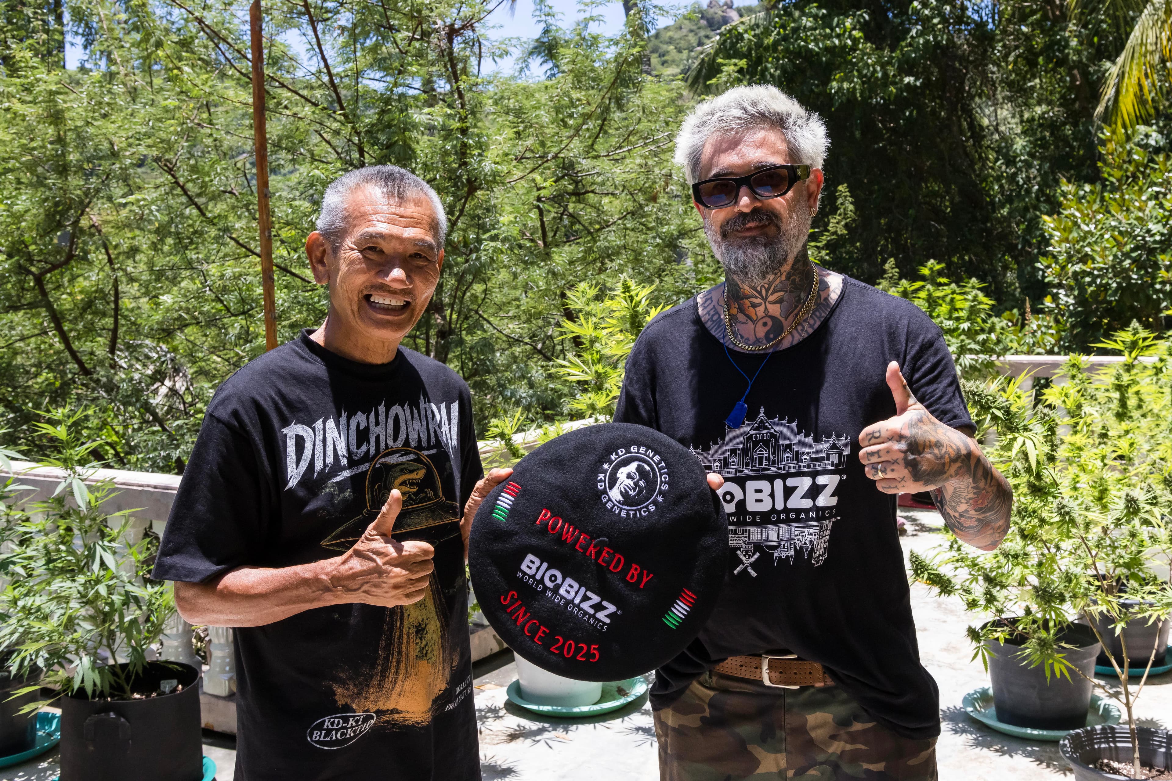 Papa KD and Luis from BioBizz on the farm